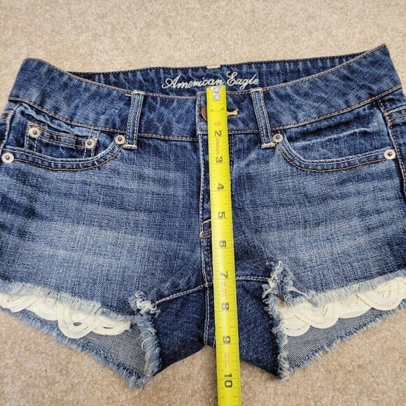 American Eagle Women’s Denim Lace Shorts AEO Size 0 Pockets Frayed Raw Leg Hem - Picture 9 of 12